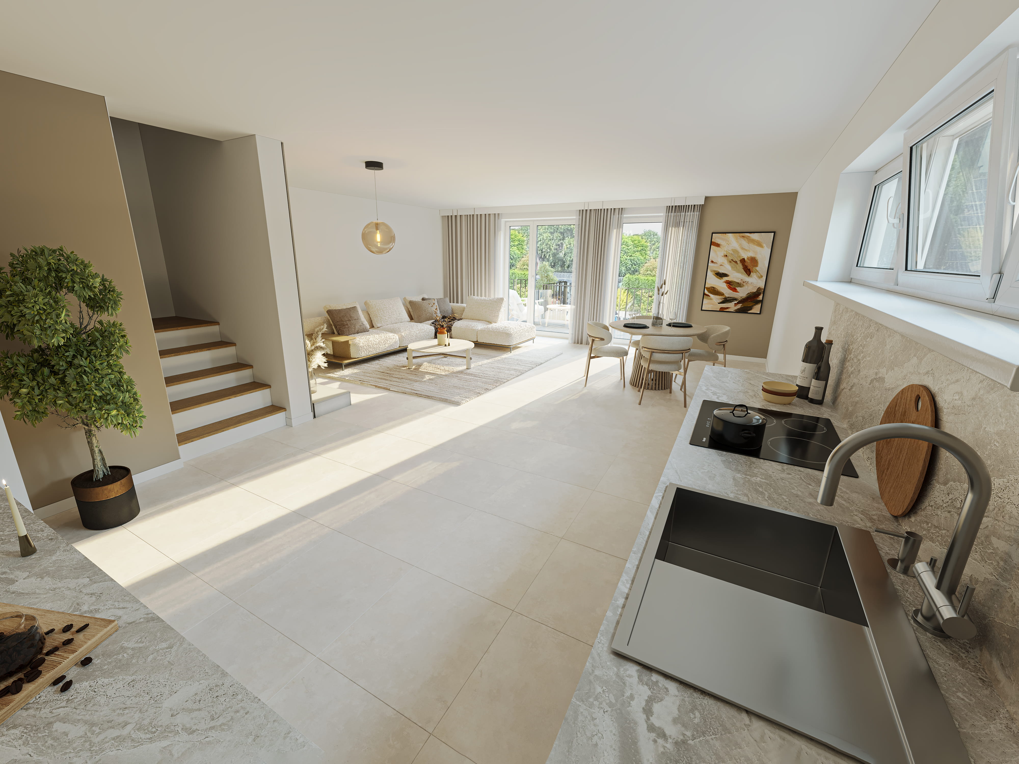 Virtuelles Home Staging eines hellen, offenen Wohnkonzepts. Das Digital Staging zeigt einen weitläufigen Raum mit moderner Einbauküche, Essbereich und Wohnzimmer. Im Vordergrund eine hochwertige Küche mit Steinarbeitsplatte, Edelstahlspüle und Induktionsfeld. Links ein moderner Treppenaufgang. Der Wohnbereich im Hintergrund verfügt über ein beiges Ecksofa, einen runden Esstisch, abstrakte Kunst und eine große Glasfront mit Zugang zu Balkon/Terrasse. Helle Fliesenböden und sonnige Lichteffekte vervollständigen das Raumkonzept.